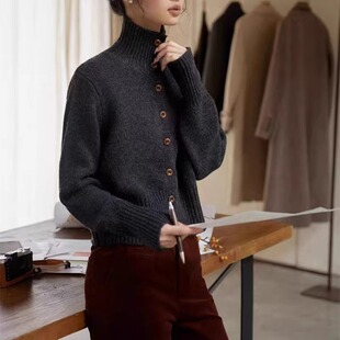 欧货秋冬新款高领羊绒针织开衫女短款宽松打底毛衣时尚羊毛外套潮