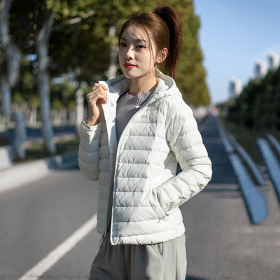 安德玛女子羽绒服短款连帽