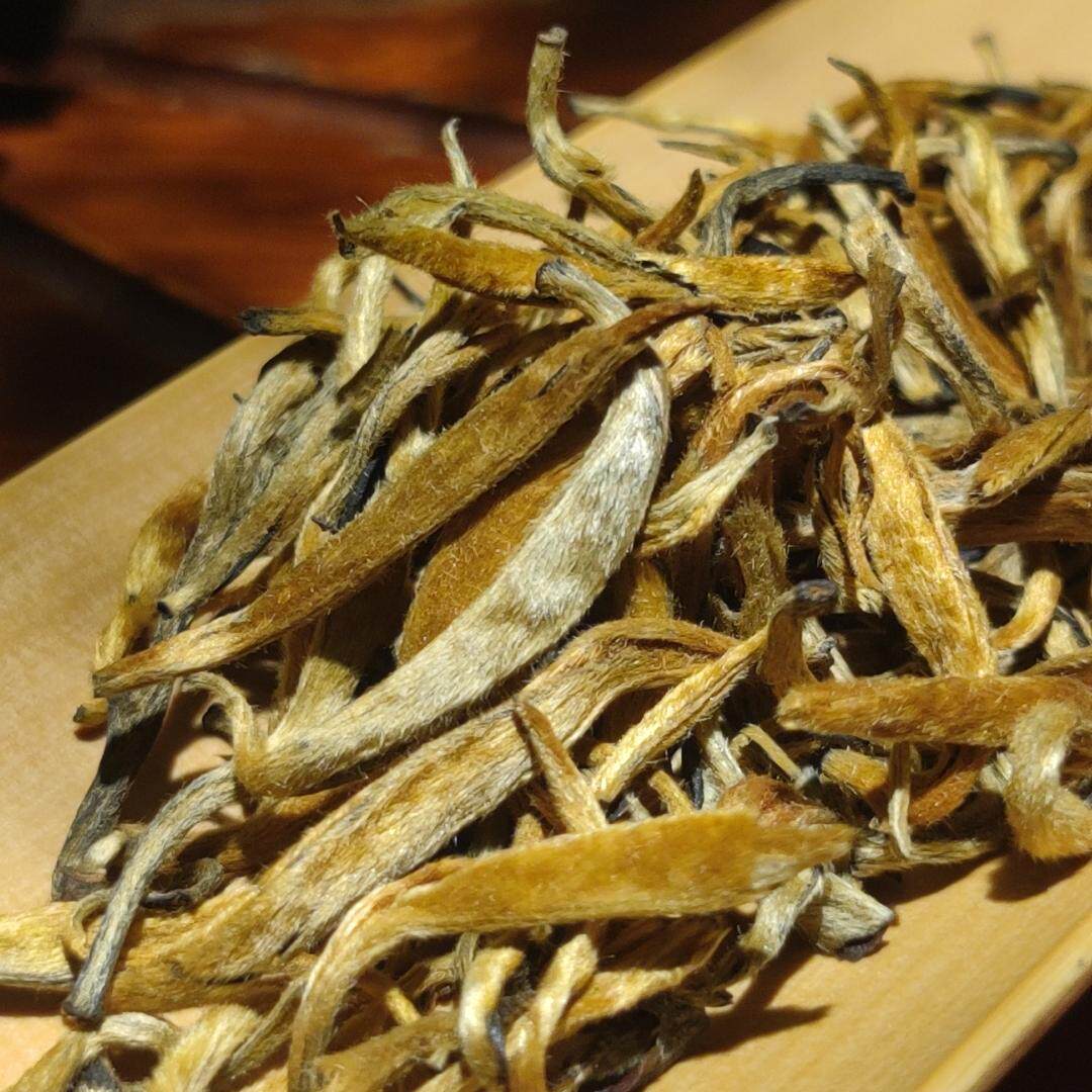 鸿运大金芽滇红茶早春嫩芽尖金毫满披浓醇饱满蜜香160克罐装包邮