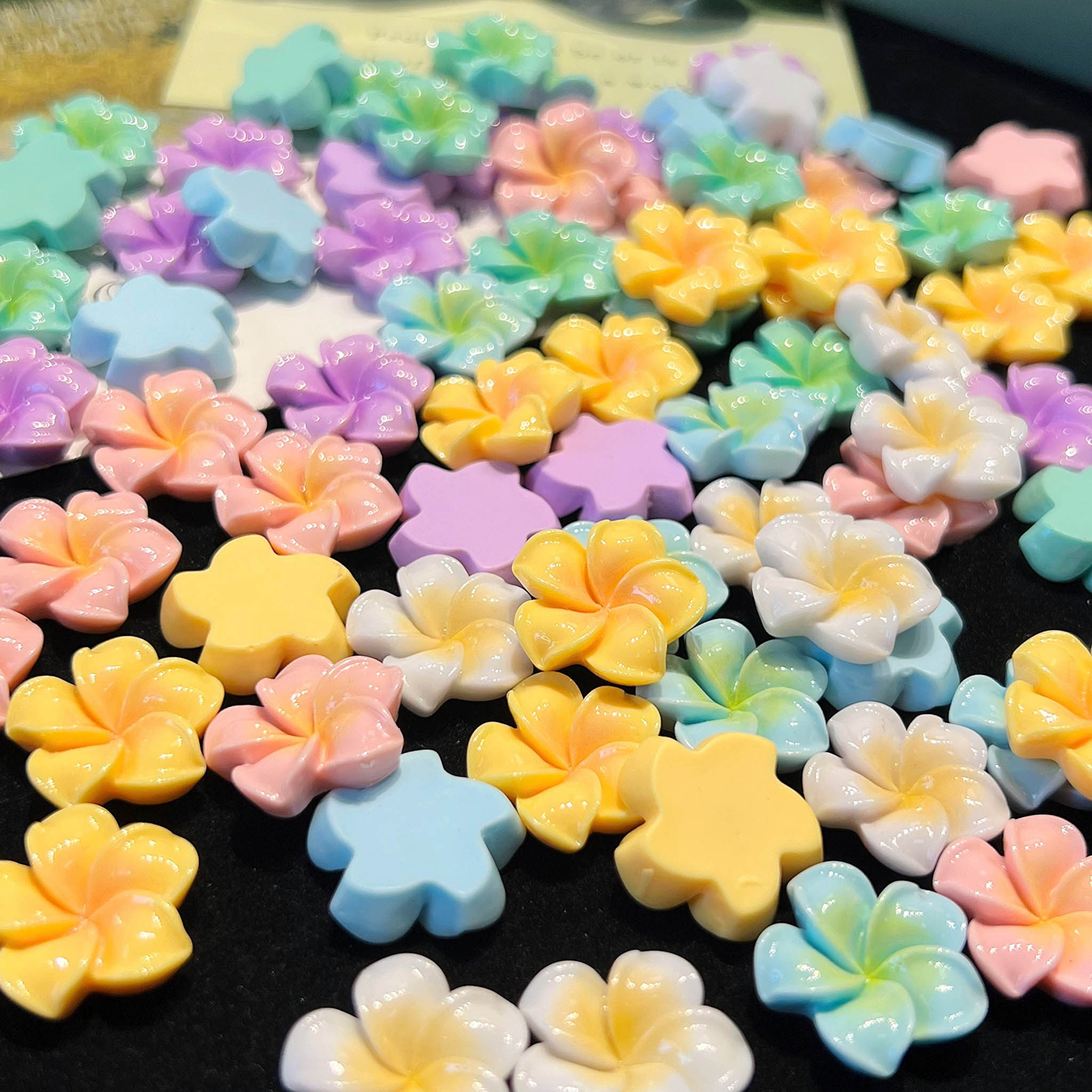 奶油皇后diy手工树脂配件贴片小号亮面鸡蛋花水晶滴胶奶油胶装饰