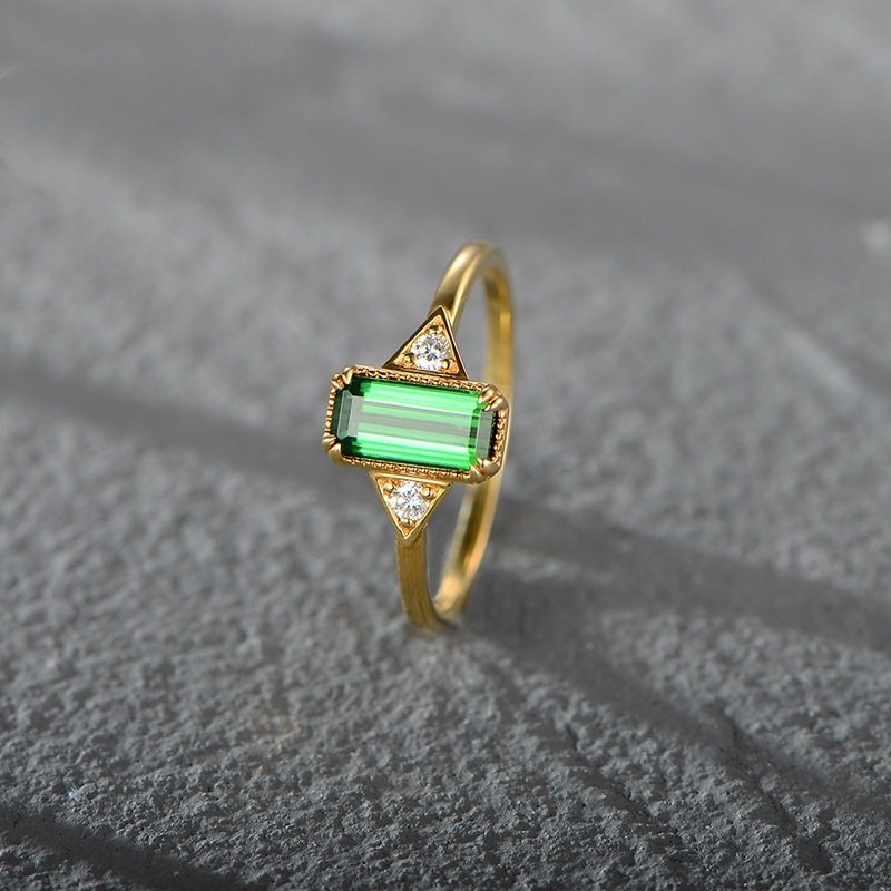 轻奢镶嵌绿碧玺戒指女镶钻简约长方形绿锆石个性女戒ins风