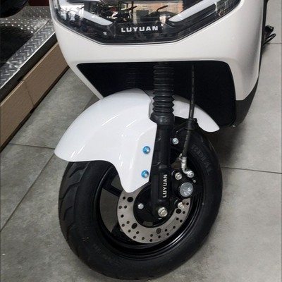 适用雅迪台铃爱玛电动车前挡泥板通用泥瓦九号电瓶车挡水板配件