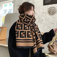 围巾女秋冬季老花羊绒加厚保暖高级感披肩外搭两用韩版百搭围脖潮