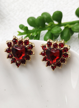 复古红色桃心耳钉女精致小巧耳环设计高级感耳饰无耳洞耳夹B851