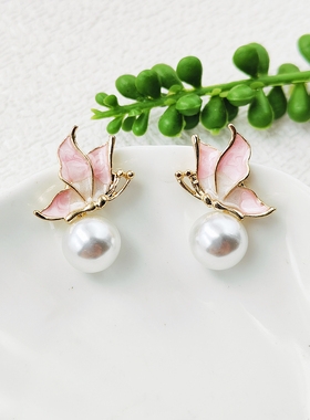 法式复古蝴蝶珍珠耳钉女优雅温柔时尚个性百搭耳环耳饰C429