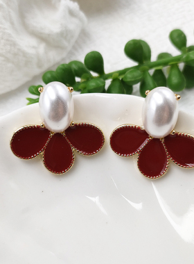银针红色滴油花瓣珍珠耳环日韩小香风时尚耳钉小众通勤耳饰B885