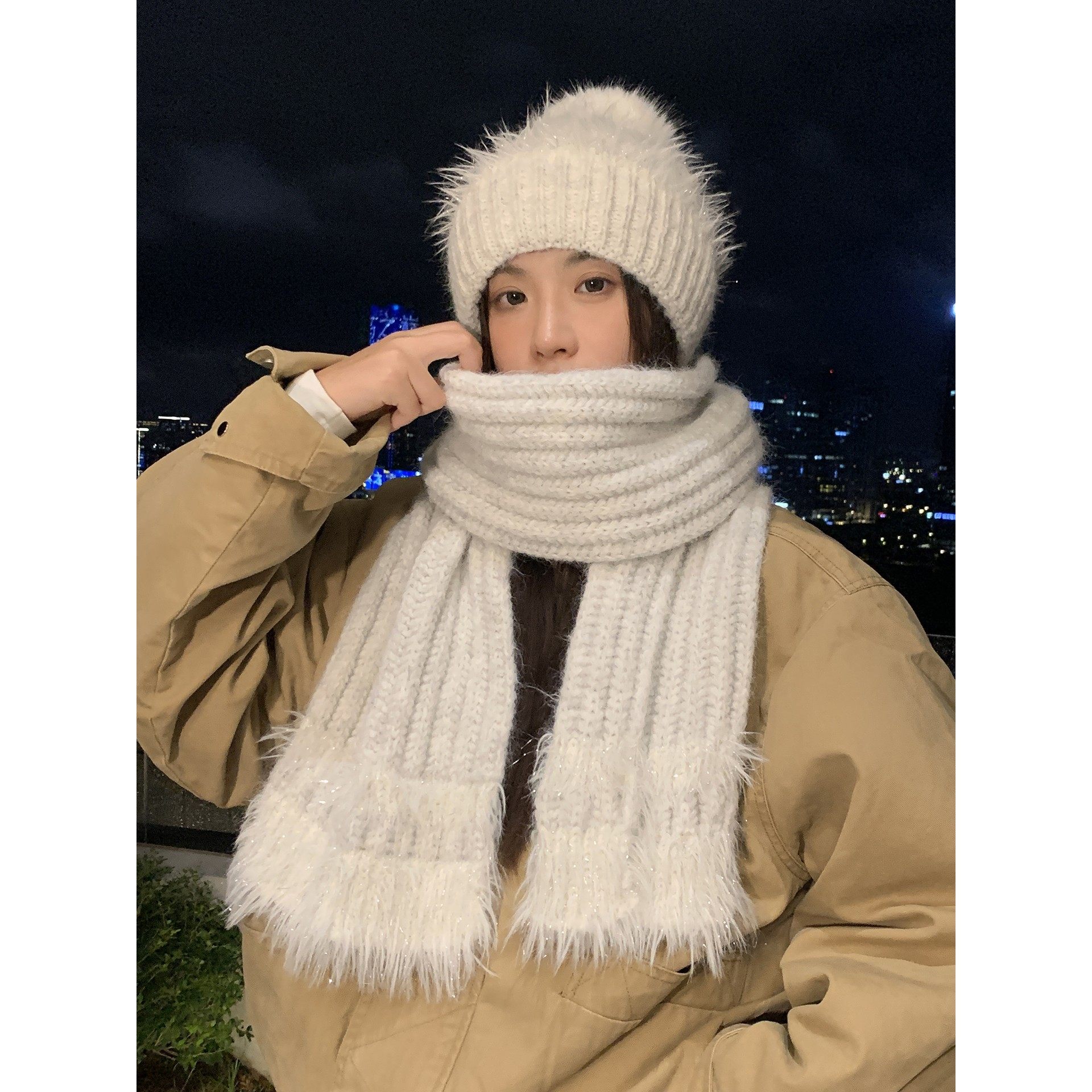 毛绒绒两件套帽保暖护耳围巾