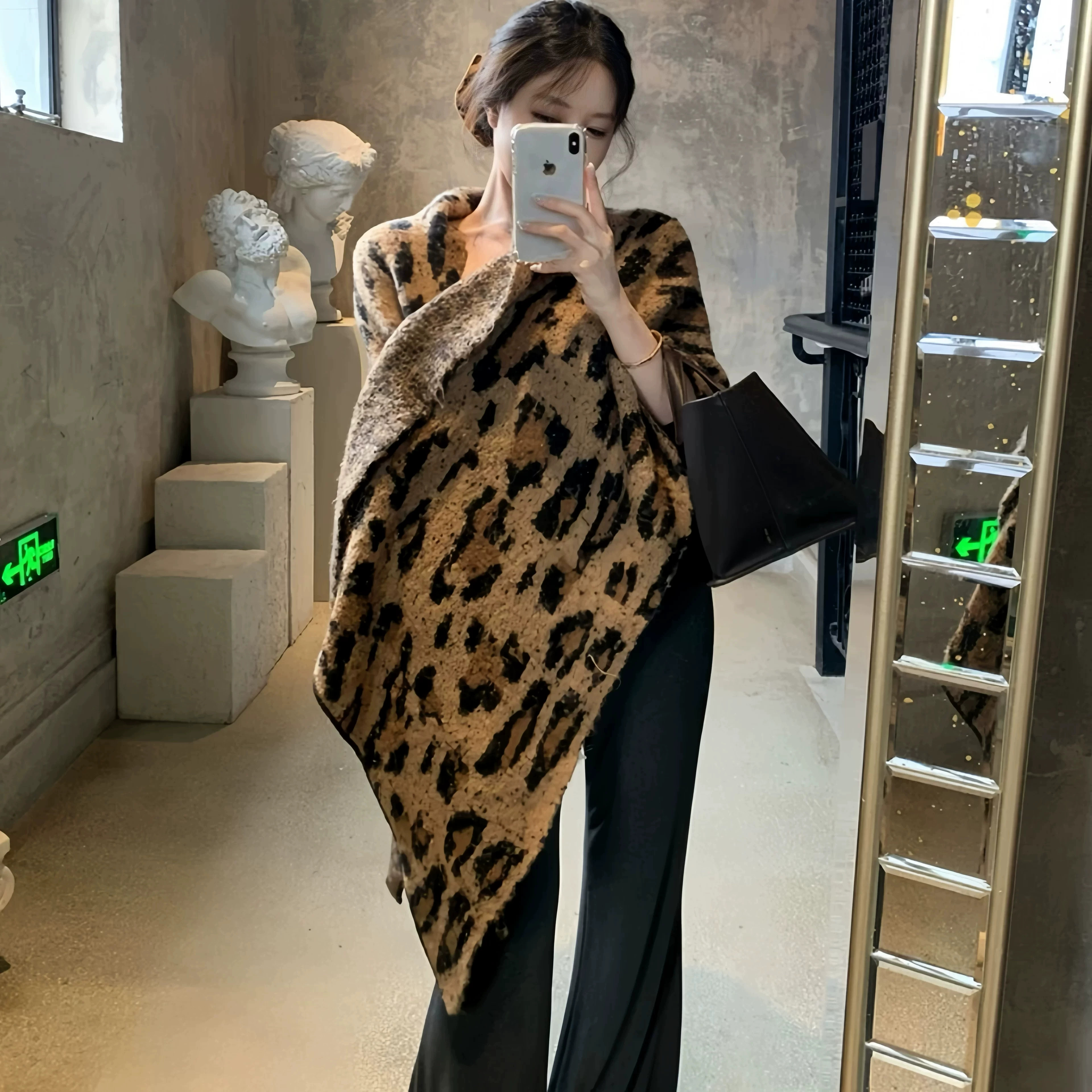 法式斑马纹仿羊绒披肩叠穿外搭女