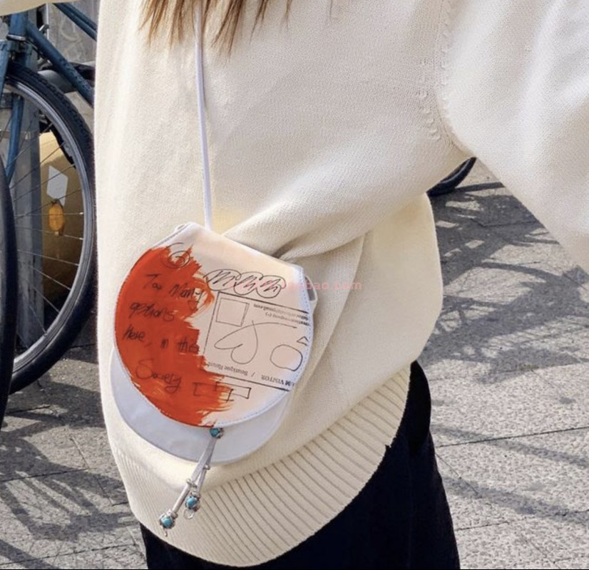 手绘涂鸦橙色迷你圆形斜挎小包包韩国直邮设计师themuseumvisitor