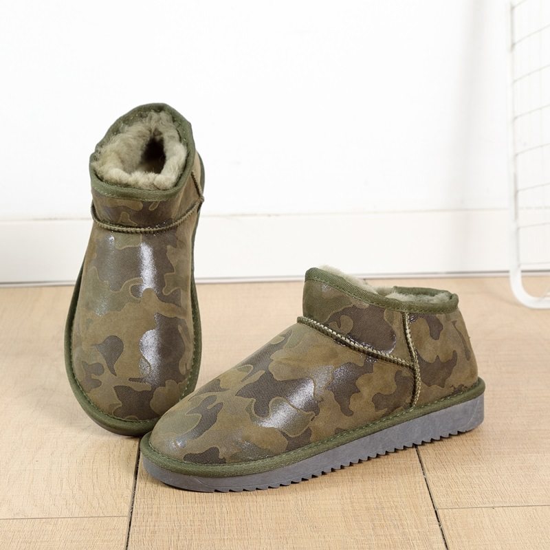 冬季羊皮毛一体雪地靴男女低帮真皮羊毛保暖一脚蹬迷彩懒人面包鞋