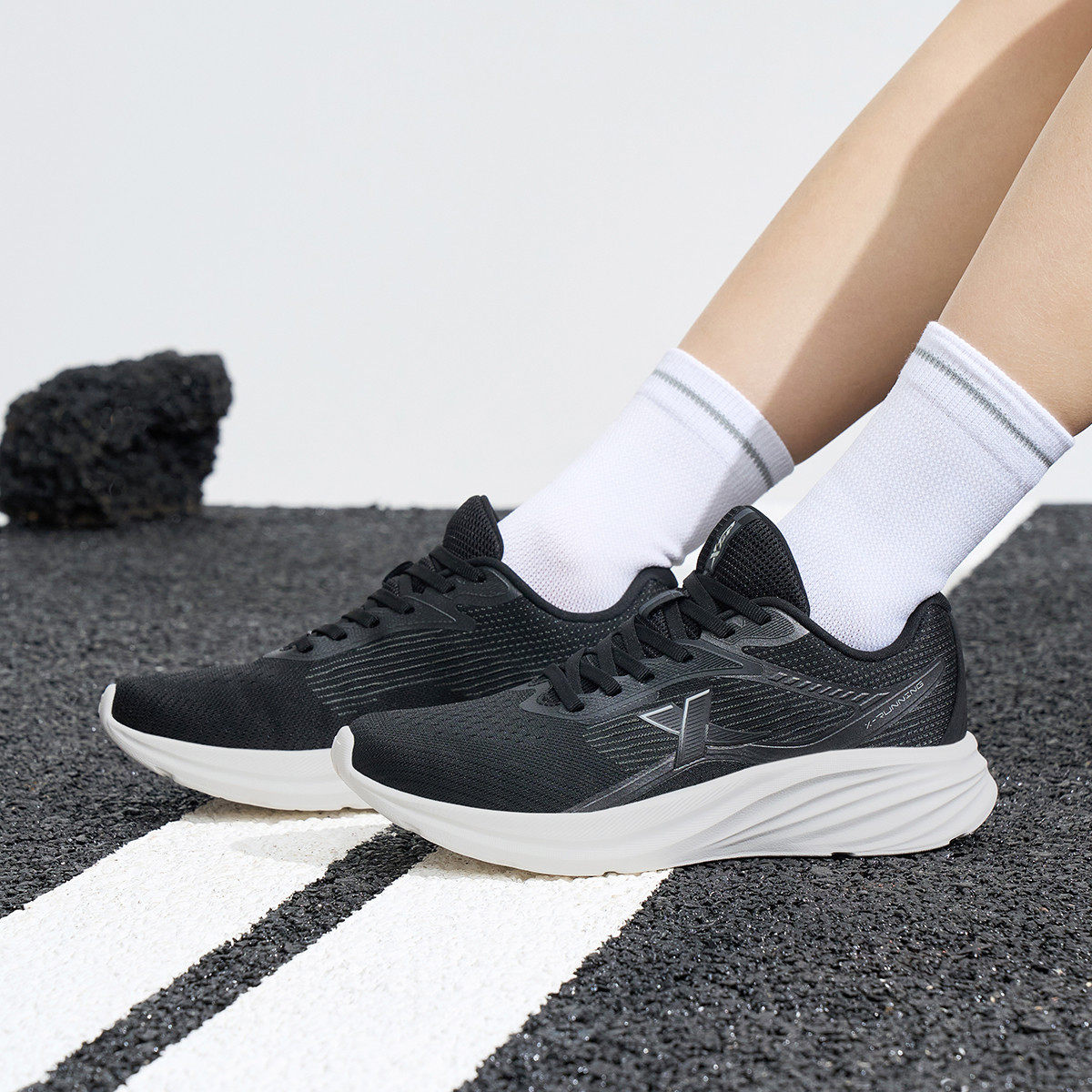 特步跑步鞋女鞋秋季轻便透气单层网面运动鞋软底减震鞋子专业跑鞋