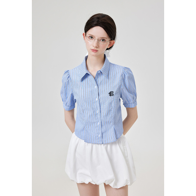FISSXS 原创LOGO刺绣蓝色条纹衬衫T恤女学院风短款内搭上衣短袖