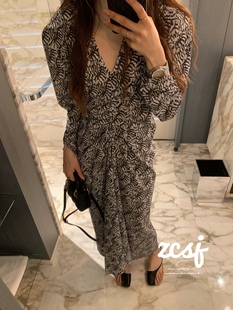 性感别致女神范勾勒线条弹力抽褶显瘦豹纹真丝连衣裙长裙女