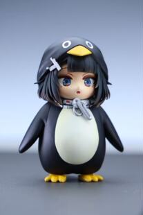 咕咕嘎嘎小企鹅手办q版造型细节还原带项圈锁链等配件高度约10cm