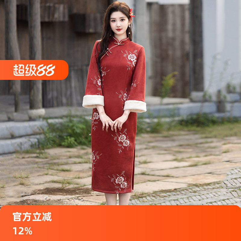 刺绣红色冬装加绒加厚国风拜年服长袖改良旗袍2025新款女复古冬季
