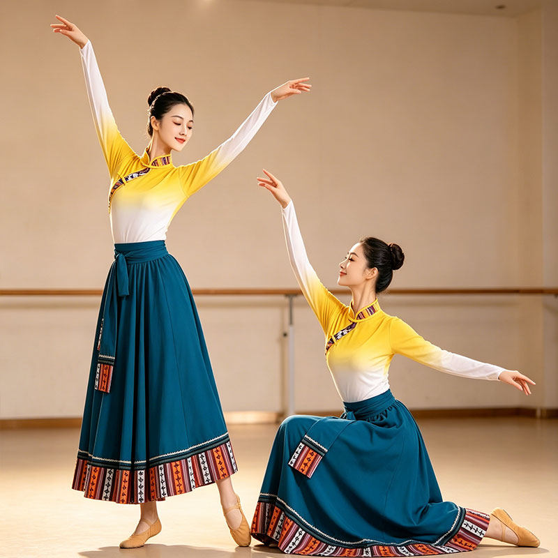 苍穹唤成人舞蹈演出服装女表演藏族蒙古族少数民族站在草原望北京