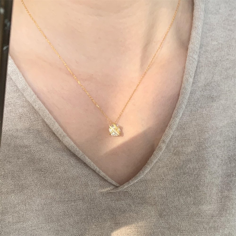 zoozmini清冷感金色交叉单钻项链小众复古轻奢设计几何锆石锁骨链,饰品/流行首饰/时尚饰品新,项链,淘宝优惠券,粉丝福利购,淘宝优惠卷