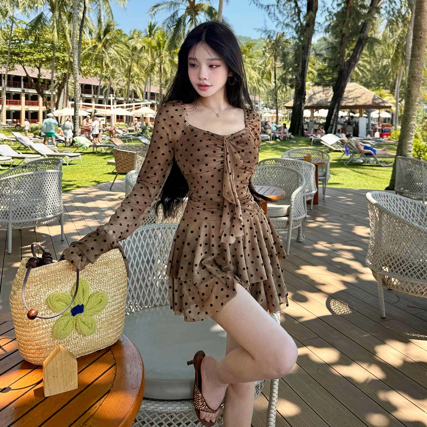 长袖泳衣女成人连体裙式保守显瘦遮肉波点绝美高级感2026新款温泉