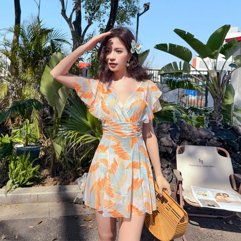 泳衣女款连体性感挂脖微胖女孩遮肉高级感2025新款女士泡温泉泳装