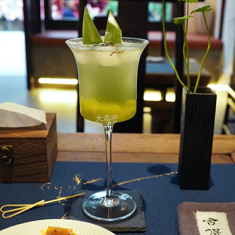 法式复古反口红酒杯ins风高脚香槟杯无铅玻璃特调鸡尾酒杯闻香杯