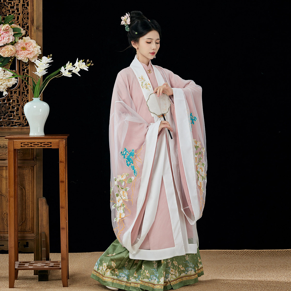 汉虞葵汉服女【织花枝】明制立领长袄披风马面裙套装刺绣宫廷风