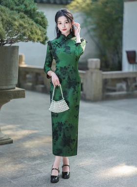2025 秋季新款国风复古韵味气质优雅绿色长款长袖改良旗袍