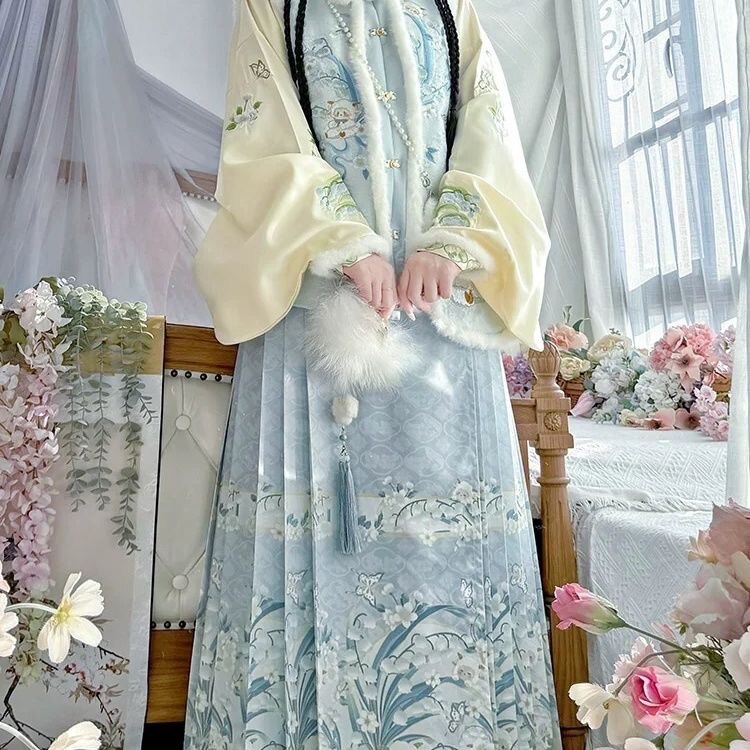 闺蜜成人新款明制汉服女2025古风冬季加厚比甲马面裙古装