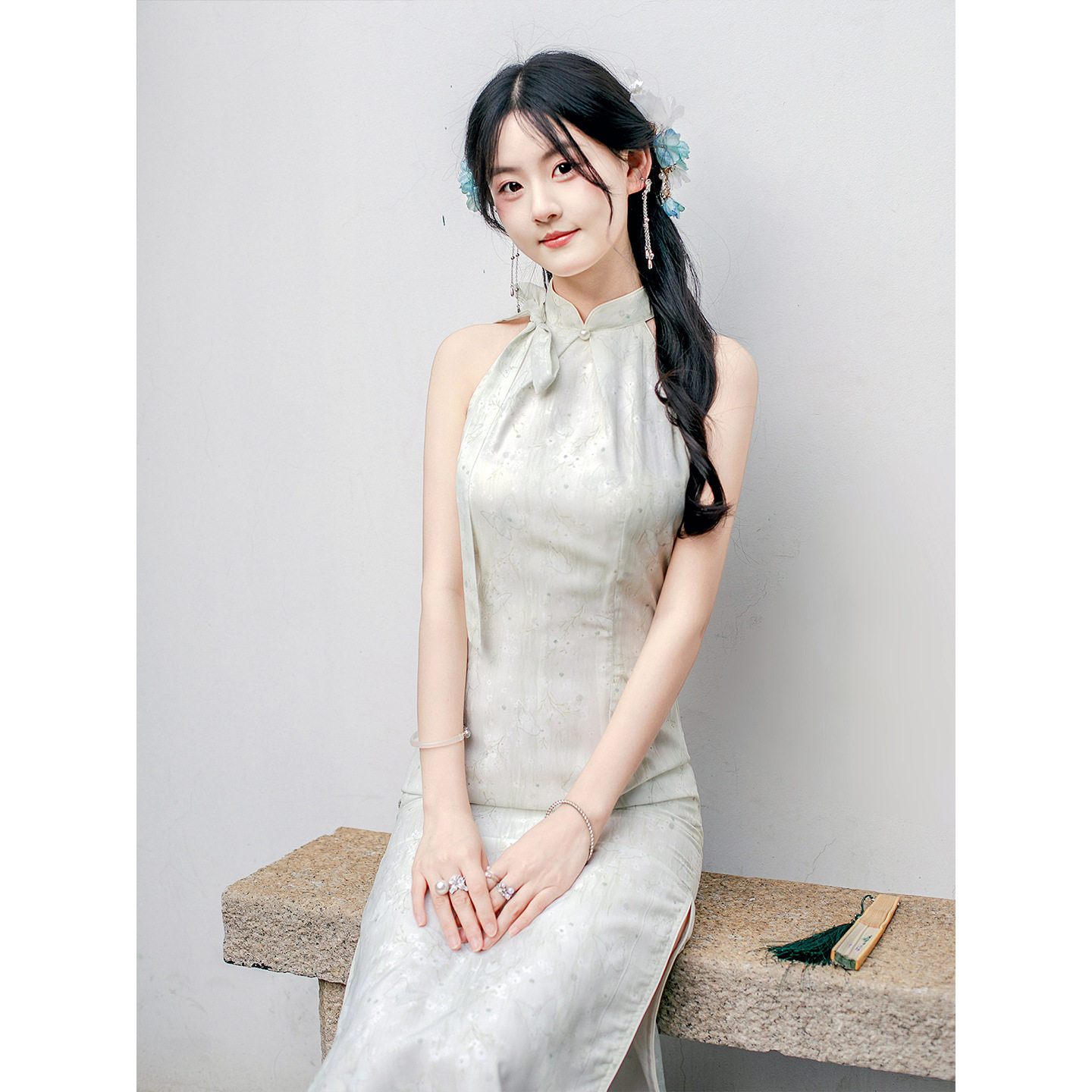 靓依铺无袖挂脖新中式旗袍女2025夏季新款日常可穿改良年轻连衣裙