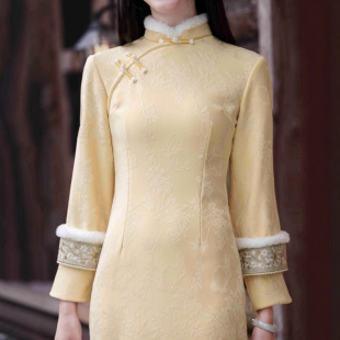 黄色旗袍2026新款冬季改良年轻款复古加厚保暖小个子连衣裙女