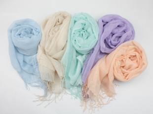 春秋薄款围巾丝巾亚麻棉纯色百搭冰激凌色清新少女风空调防晒包邮