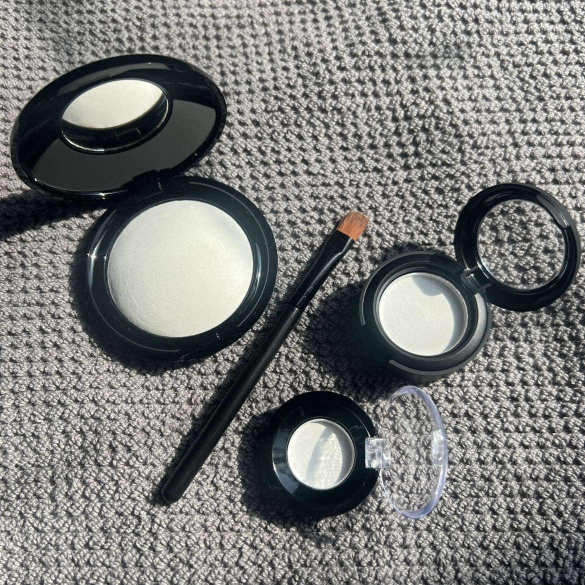 Pat Mcgrath眼下蜜粉饼小样light 定妆眼部提亮泪沟遮黑眼圈泪沟