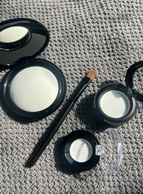 Pat Mcgrath眼下蜜粉饼小样light 定妆眼部提亮泪沟遮黑眼圈泪沟