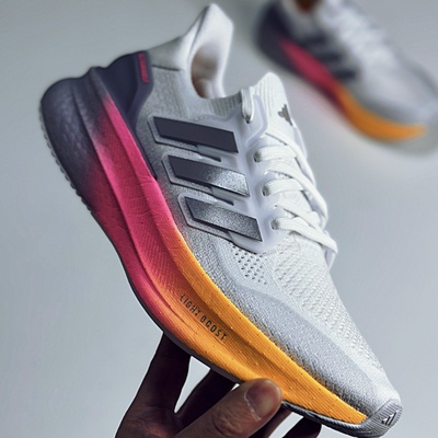 Adidas阿迪达斯Ultraboost 5男女通用跑鞋耐磨防滑减震ID8810