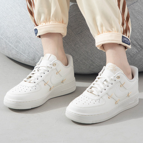 Nike/耐克 Air Force 1空军一号经典百搭休闲鞋男女款FV3654-111