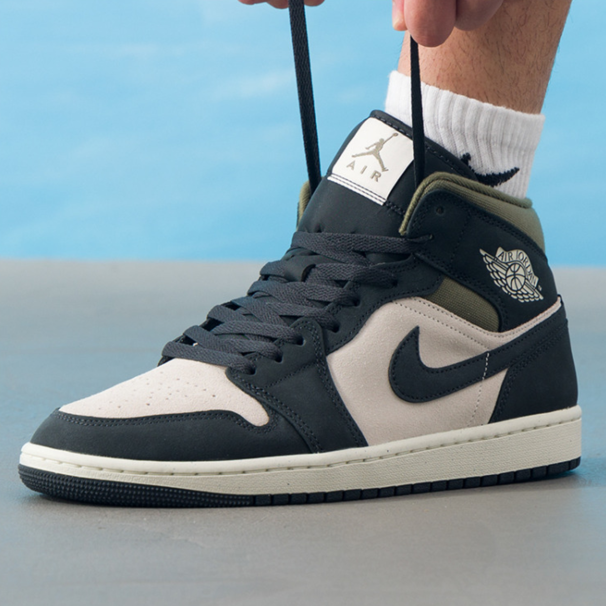 Nike/耐克Air Jordan 1 MID AJ1经典低帮百搭板鞋HV4091-102,运动鞋new,运动休闲鞋,淘宝优惠券,粉丝福利购,淘宝优惠卷