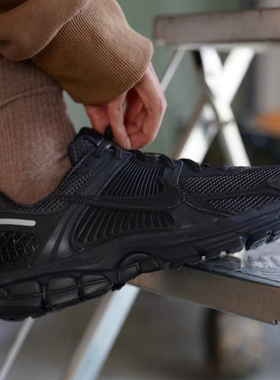 耐克NIKE AIR ZOOM VOMERO 5 黑色灰色气垫低帮跑步鞋 BV1358-002