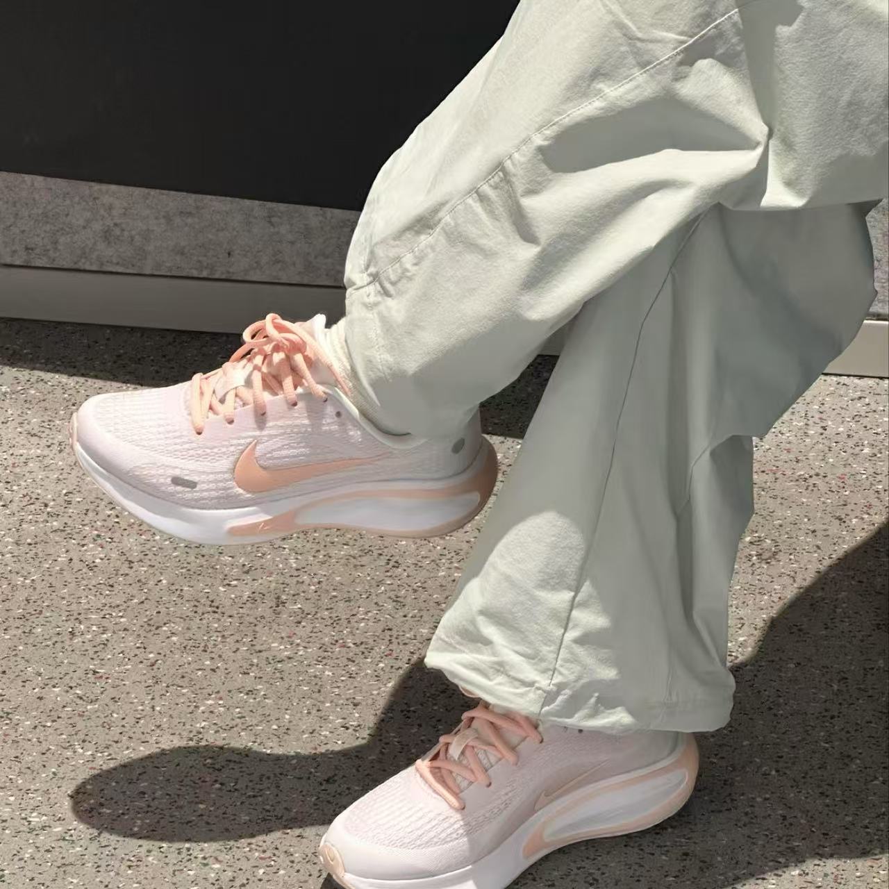 Nike耐克Journey Run 防滑耐磨缓震回弹男女通用运动训练 跑鞋