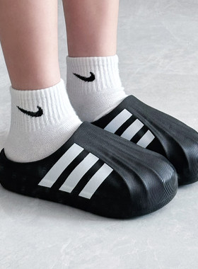 Adidas贝壳头黑白拖鞋