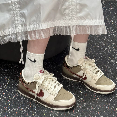 DunkRetro低帮板鞋米红