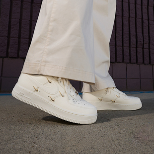 Nike/耐克Air Force 1 Low女款空军一号四勾低帮板鞋FV3654-111