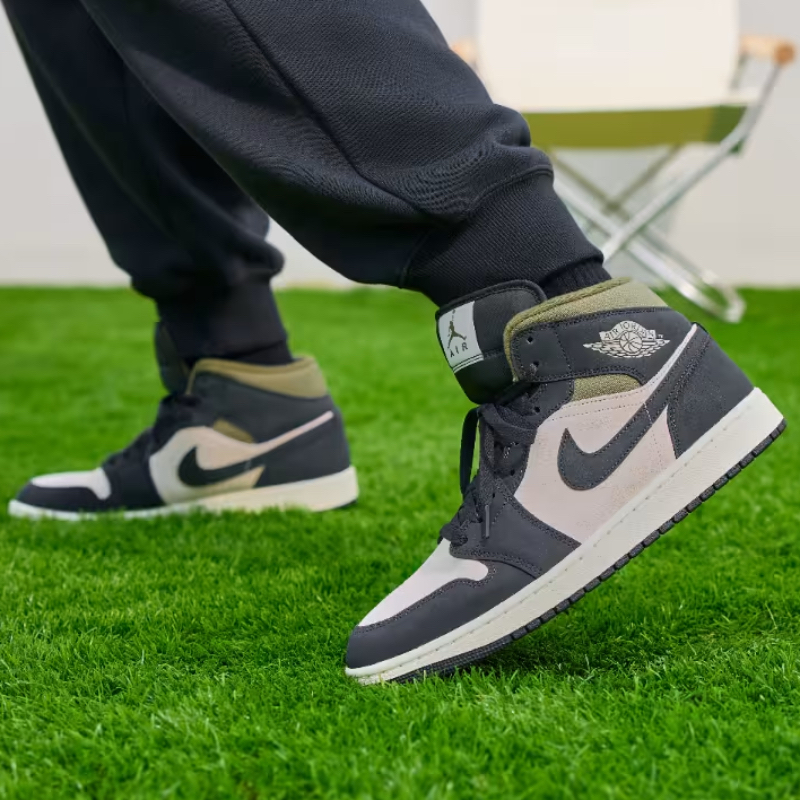 AirJordan1篮球鞋米黑绿
