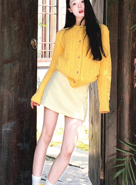 韩系黄色麻花针织开衫外套女早秋穿搭慵懒打底毛衣独特绝美小上衣