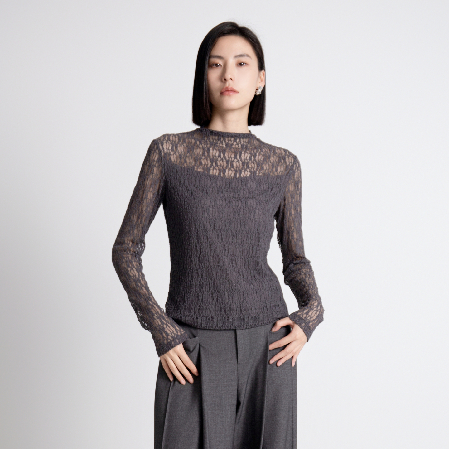 婉甸2025年秋季新品岩石灰蕾丝上衣1243I03DM4