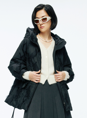 婉甸2025年冬季新品黑色剪花中长款羽绒服1244D03DM2