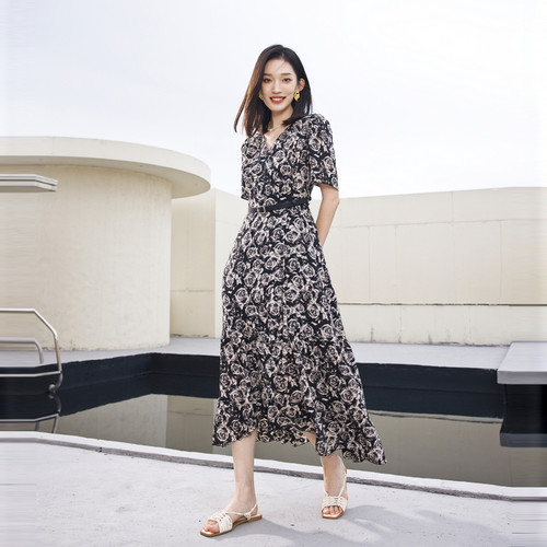 婉甸2025夏季新品黑白玫瑰花短袖连衣裙1242N79XD5