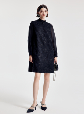 婉甸2026春季新品黑色立体提花盘扣领无袖连衣裙1251N01YJ1