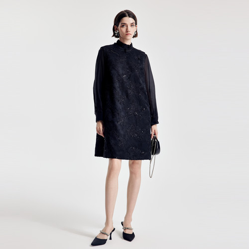 婉甸2026春季新品黑色立体提花盘扣领无袖连衣裙1251N01YJ1