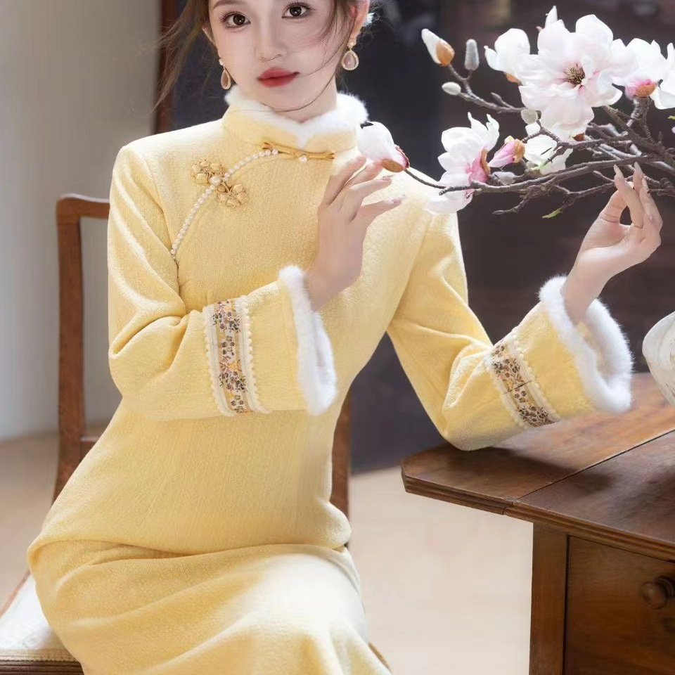 黄色中式冬季国风改良旗袍年轻少女可穿长袖2025高级新款日常显瘦