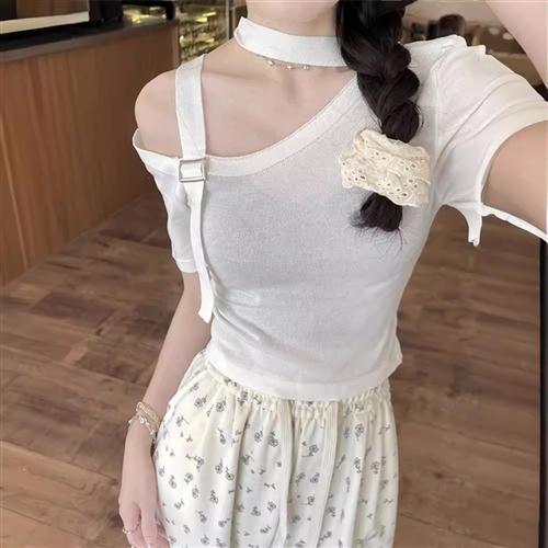 甜辣妹白色短袖T恤女夏设计感小众紧身修身纯欲性感露肩短款上衣