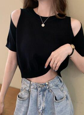 纯欲风黑色短袖针织T恤夏季新款设计感露肩高腰修身短款露脐上衣